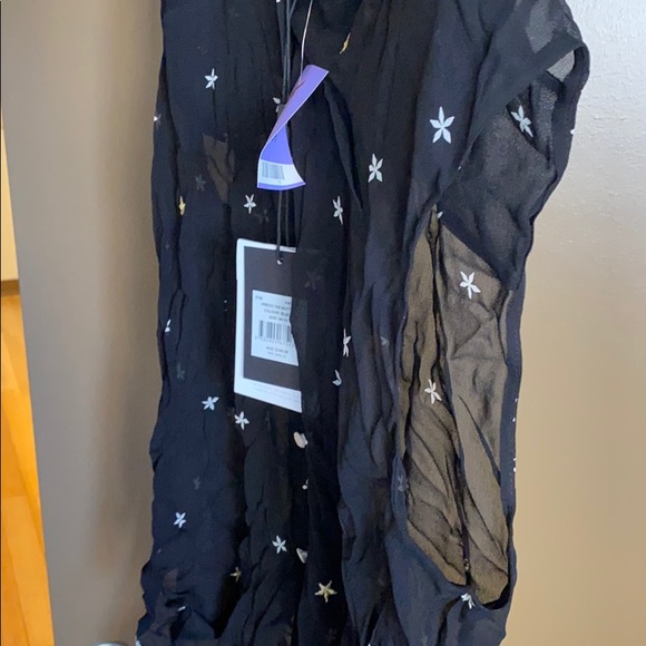 High Low Gold Star Sheer Tank Blouse - Picture 4 of 5